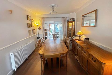 56 The Drive, Collier Row, Romford, RM5 3TR