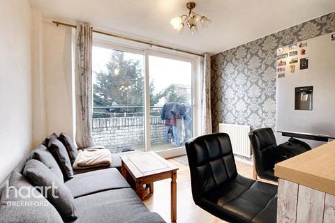 2 bedroom maisonette for sale, Banbury Walk, Northolt