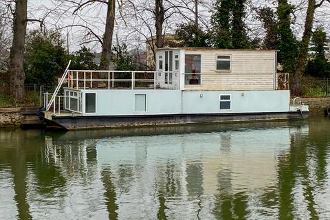 1 bedroom houseboat for sale, Platts Eyot, Hampton TW12