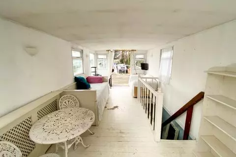 1 bedroom houseboat for sale – pohled 4