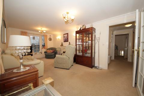 2 bedroom retirement property for sale, Green Lanes, N21