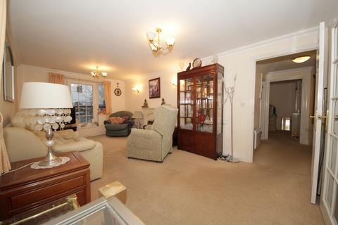 2 bedroom retirement property for sale, Green Lanes, N21