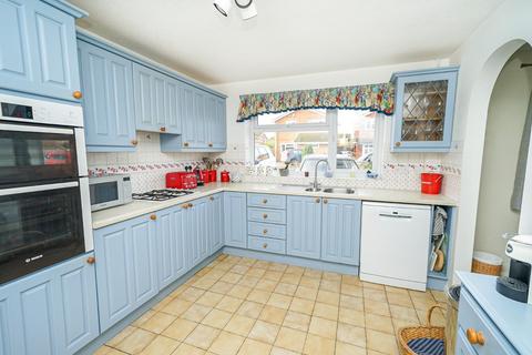 4 bedroom detached house for sale, Camberton Road, Leighton Buzzard