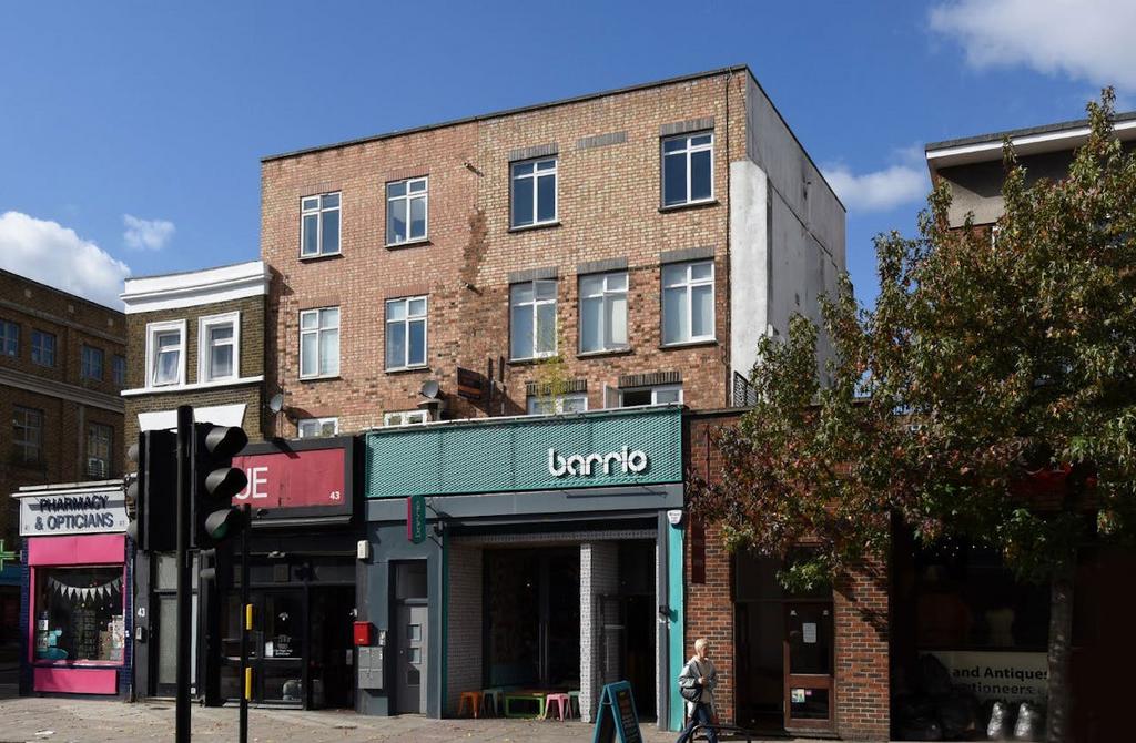 Essex Rd esternal.jpg