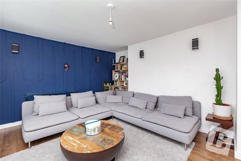 3 bedroom maisonette for sale, Lexington Way, Cranham, Upminster, RM14