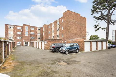 2 bedroom apartment for sale, Riverside Road, Staines-upon-Thames, Surrey, TW18