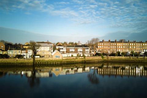 3 bedroom terraced house for sale, St Peters Wharf, Chiswick Mall, W6