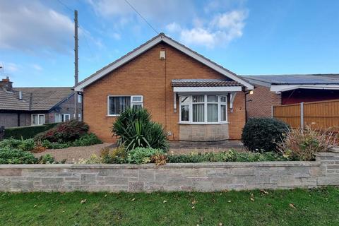 2 bedroom detached bungalow to rent, Cavendish Avenue, Nottingham NG4