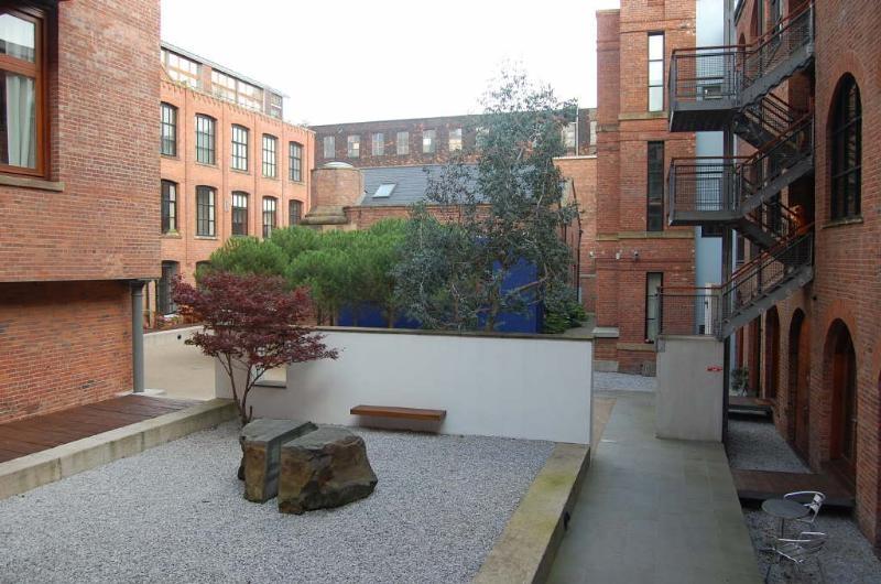 Britannia Mills, Hulme Hall Rd, Manchester 2 bed flat £950 pcm (£219 pw)