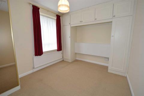 2 bedroom end of terrace house to rent, Greenstone Mews, Wanstead