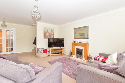 3 bedroom semi-detached house for sale, Clydesdale Gardens, Bognor Regis PO22