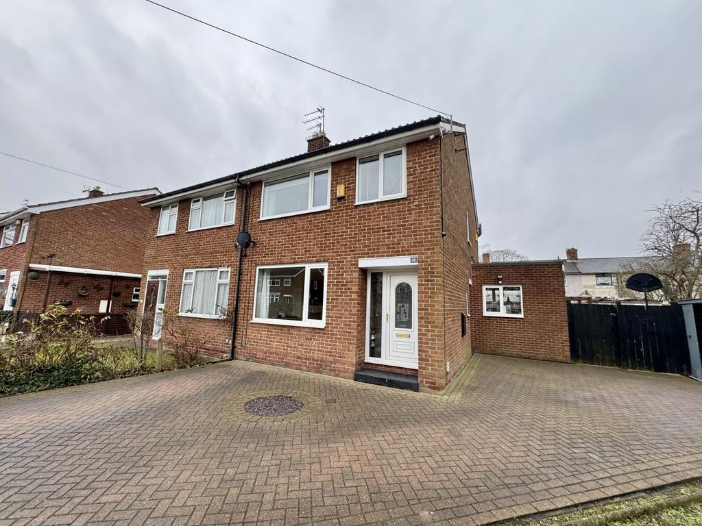 3 Bedroom House - semi-detached for Sale