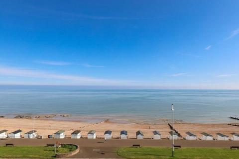 2 bedroom flat for sale, Bedford Avenue, Bexhill-On-Sea