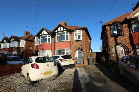 3 bedroom semi-detached house for sale, Wold Road, Hull