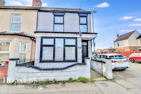 3 bedroom end of terrace house for sale, Mill Road, Great Yarmouth