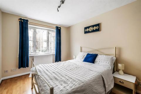 18 Sevenoaks Close, Sutton, SM2 6NL