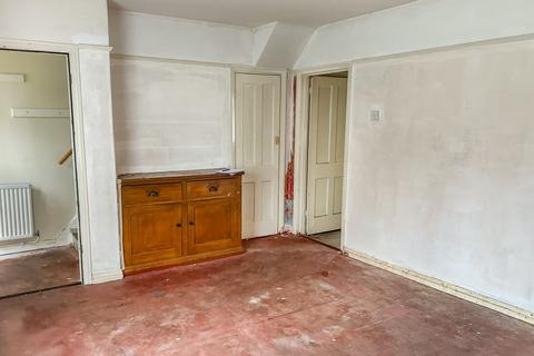 3 bedroom terraced house for sale, 12 More Avenue, Aylesbury, Buckinghamshire, HP21 8JY