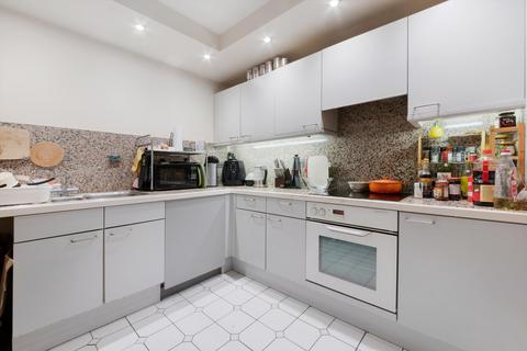 2 bedroom flat to rent, Cuba Street, London, E14