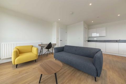 2 bedroom flat to rent, Green Street, London NW10