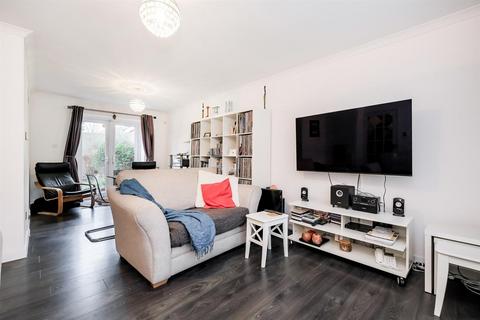 3 bedroom house for sale, Eatons Mead, Chingford