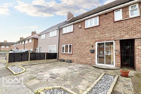 2 bedroom terraced house for sale, Chaucer Road, Romford