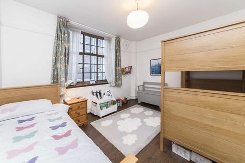 2 bedroom flat for sale, Coram Street, London WC1N