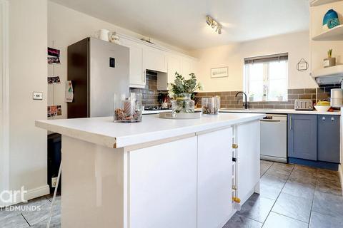 3 bedroom terraced house for sale, Turnstone Drive, Bury St Edmunds