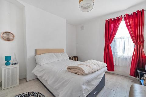 38 Ashmead Road, London, SE8 4DX