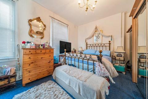 38 Ashmead Road, London, SE8 4DX
