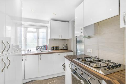 3 bedroom flat for sale, Streatham High Road, Streatham