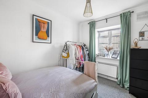 3 bedroom flat for sale, Streatham High Road, Streatham