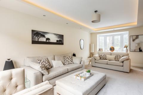 5 The Knoll, Leatherhead, KT22 8XH