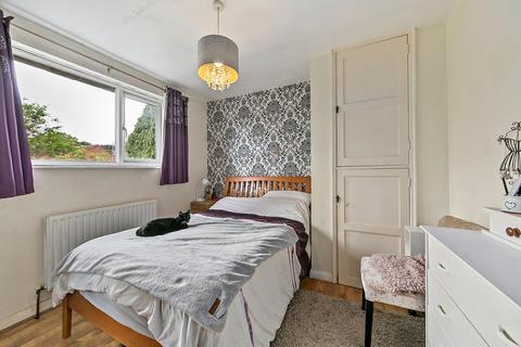 57 Buckingham Road, Richmond, TW10 7EH