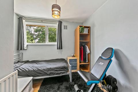 57 Buckingham Road, Richmond, TW10 7EH