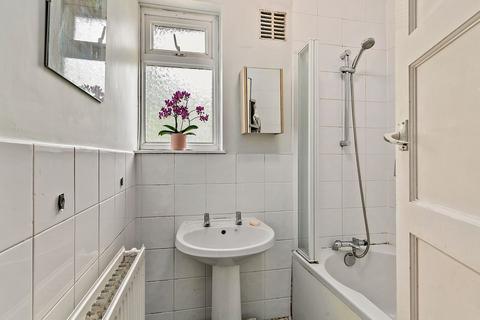 57 Buckingham Road, Richmond, TW10 7EH