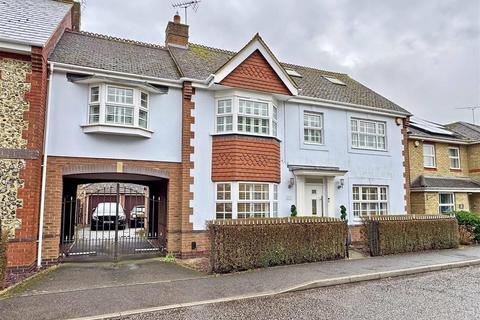 6 bedroom link detached house for sale, Pintail Crescent, Great Notley, Braintree