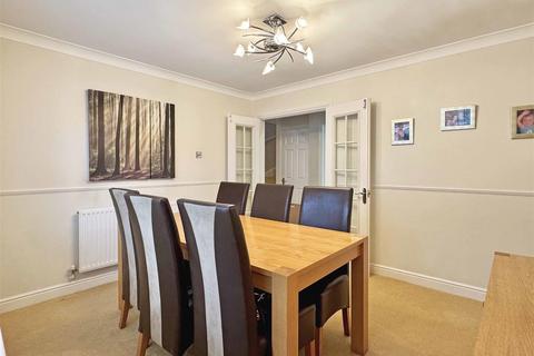 6 bedroom link detached house for sale, Pintail Crescent, Great Notley, Braintree