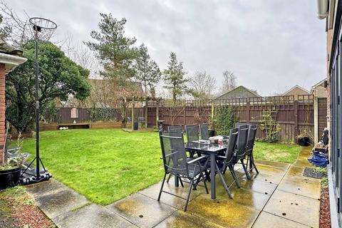 6 bedroom link detached house for sale, Pintail Crescent, Great Notley, Braintree