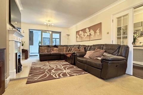 24 Pintail Crescent, Great Notley, Braintree, CM77 7WR