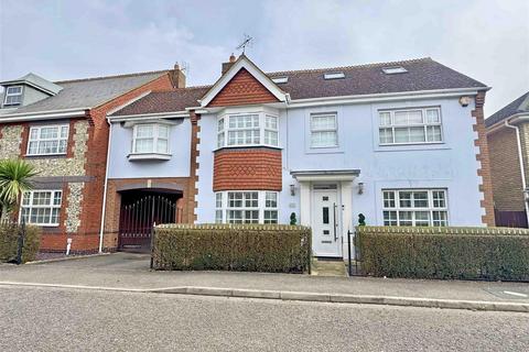 24 Pintail Crescent, Great Notley, Braintree, CM77 7WR