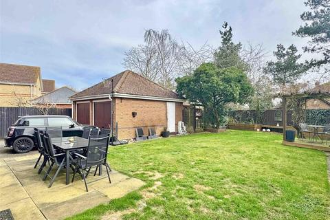 24 Pintail Crescent, Great Notley, Braintree, CM77 7WR
