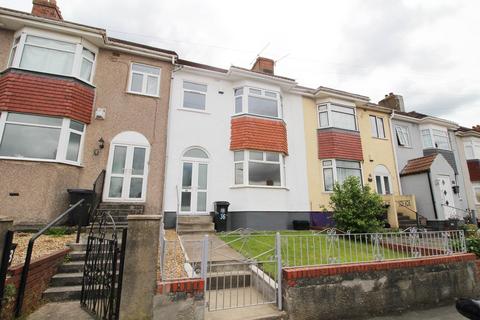 3 bedroom terraced house to rent, Novers Park Road, Bristol BS4