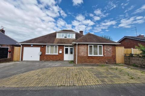 3 bedroom detached bungalow for sale, Scotts Green Close, Dudley, DY1