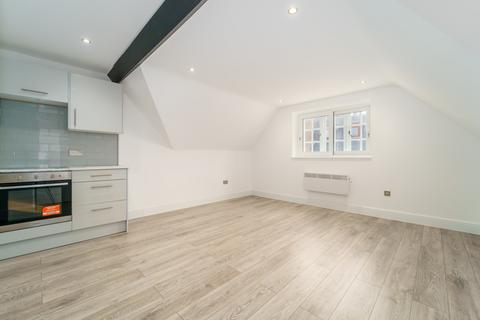 1 bedroom flat to rent, Church Street, Walton-on-Thames, Surrey, KT12