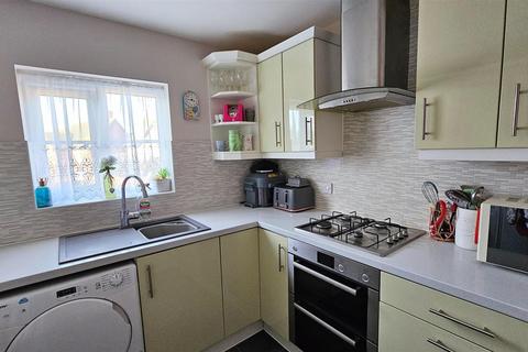 2 bedroom flat for sale, Neptune Close, Bradwell