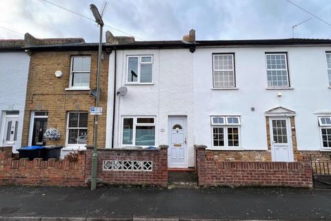 2 bedroom terraced house to rent, Cumberland Street, Staines TW18