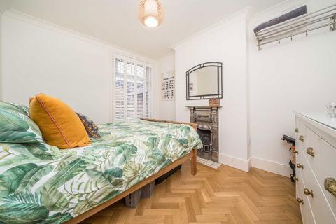 8 Caversham Road, Kingston Upon Thames, KT1 2PX