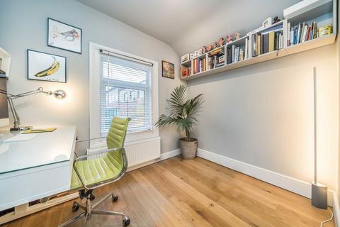 8 Caversham Road, Kingston Upon Thames, KT1 2PX