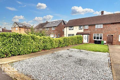 3 bedroom terraced house for sale, Straight Road, Romford