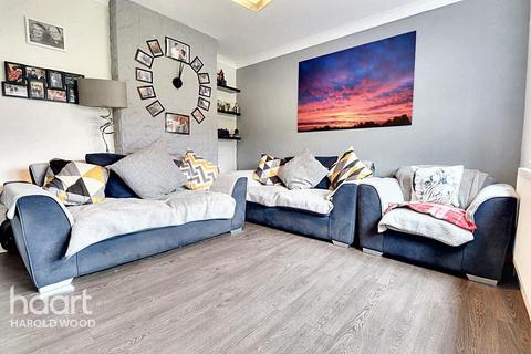 234 Straight Road, Harold Hill, Romford, RM3 8XT